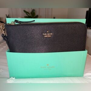 Kate Spade Phone Charging Bag - clutch/wristlet (black)